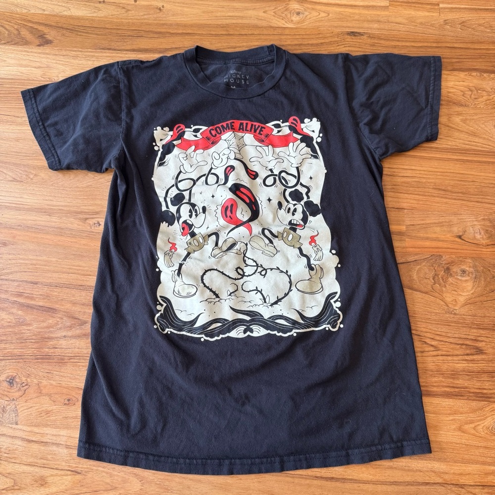 Disney Shirt Men’s Small Mickey Mouse Come Alive Ghosts Halloween Grey T-Shirt